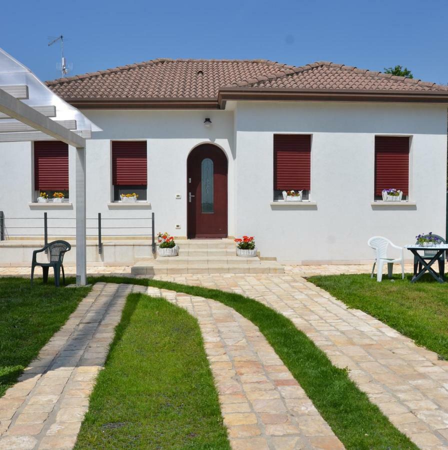 B&B La Via Dell'Ambra Due Carrare Екстериор снимка